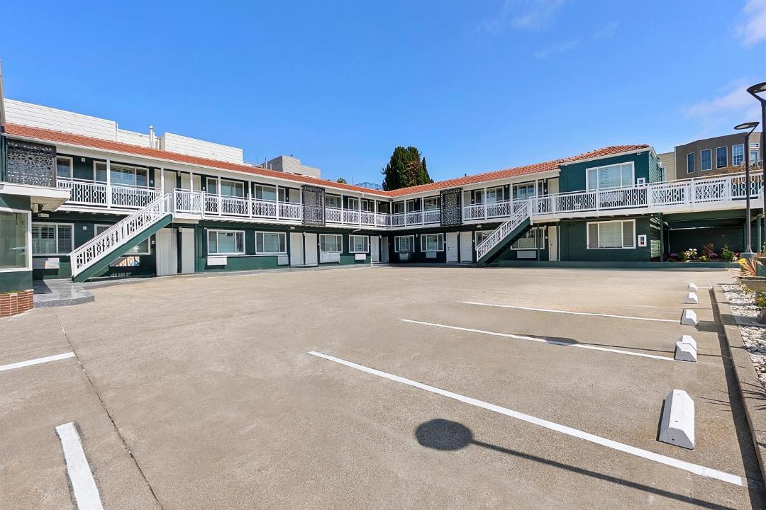 Photo of Others in Cow Hollow