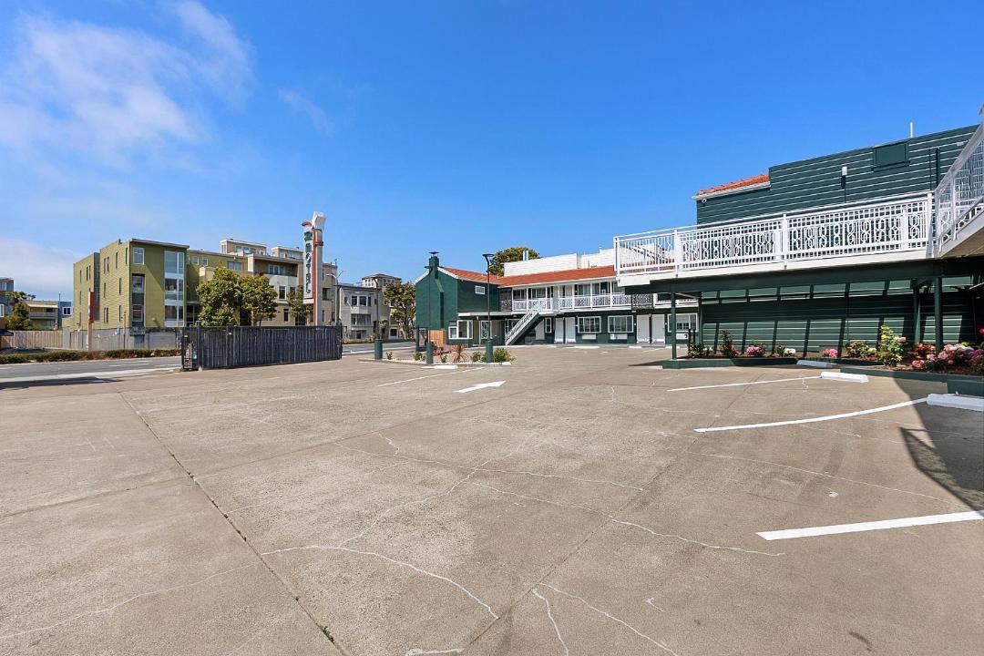 Photo of Others in Cow Hollow