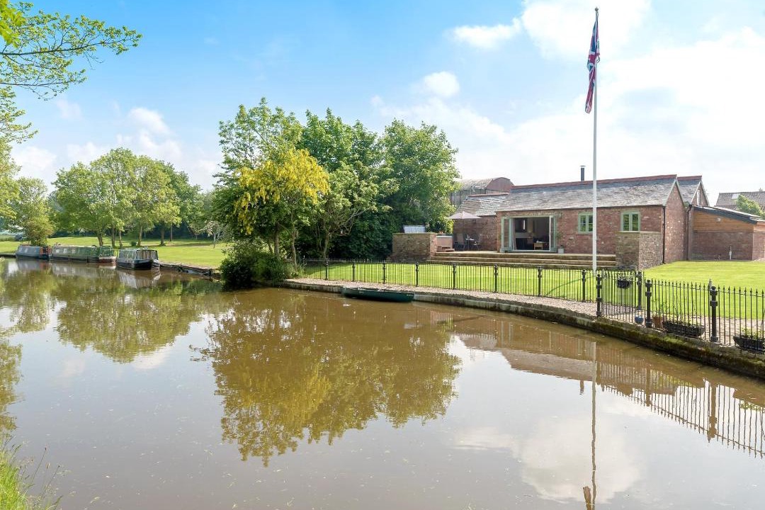 Photo of Others in Ellesmere