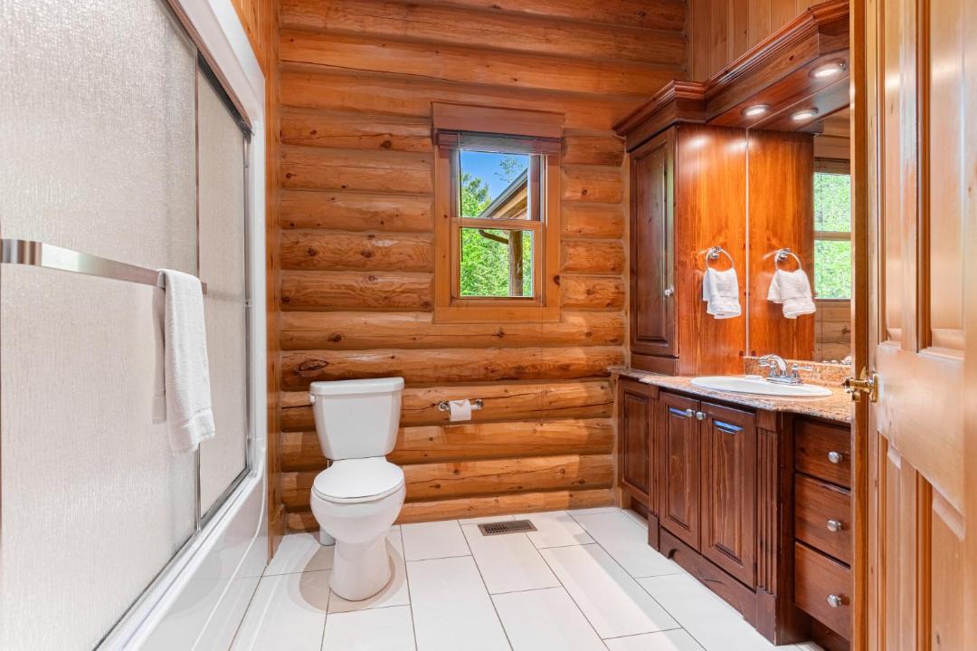 Photo of Bathroom in Fiddler Lake Resort