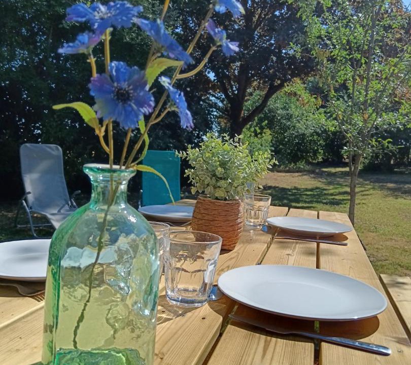 Photo of Others in Lhomme