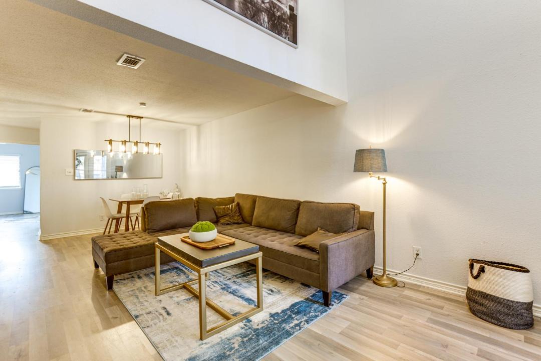 Photo of Livingroom in Bammel