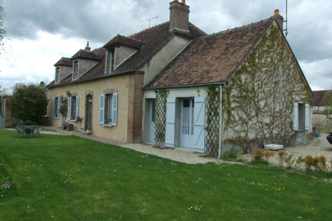 Photo of Buildings in La Villeneuve-au-Chatelot