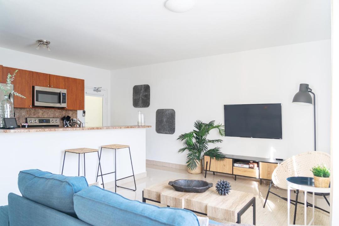 Photo of Others in South of Fifth