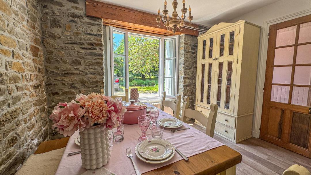 Photo of Others in Cahan