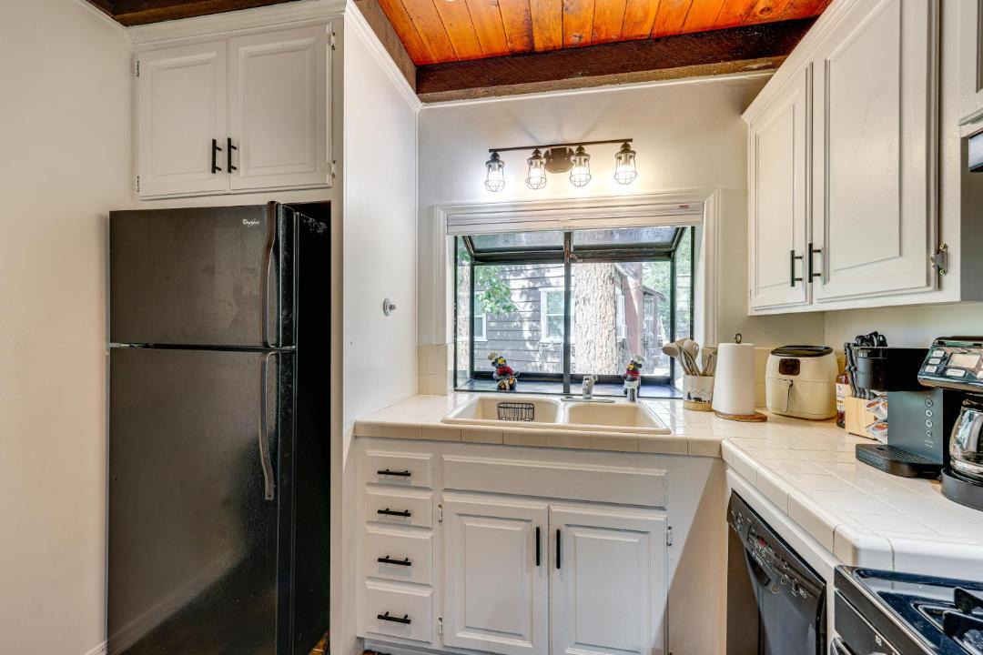 Photo of Kitchen in Running Springs