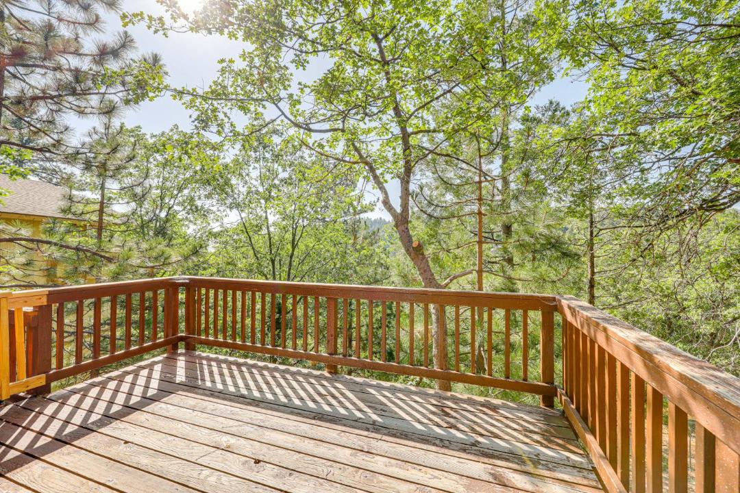 Photo of Patio Balcony in Running Springs
