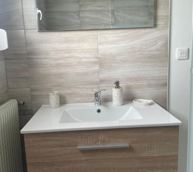 Photo of Bathroom in Montliot-et-Courcelles