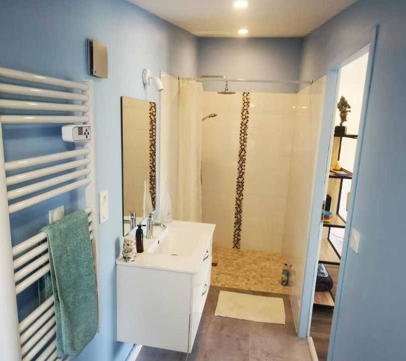 Photo of Bathroom in Saint-Maixent-l'Ecole