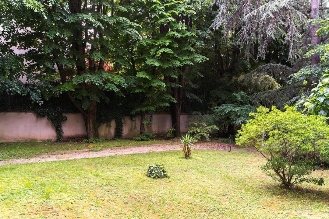 Photo of Others in Neuilly-sur-Seine