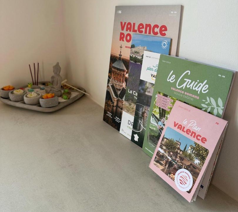 Photo of Others in Valence