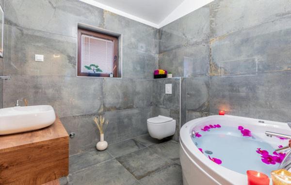 Photo of Bathroom in Jadreski