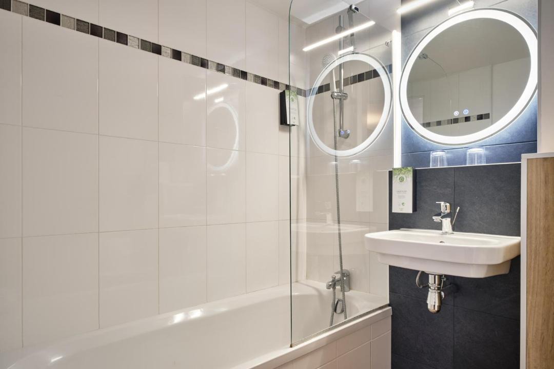 Photo of Bathroom in Les Ulis