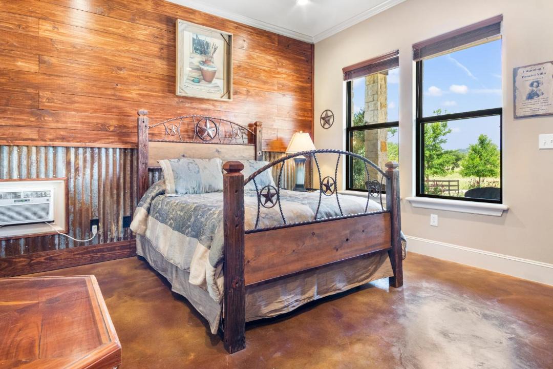 Photo of Bedroom in Bandera