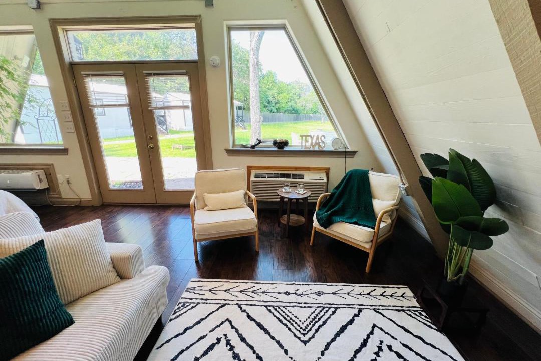 Photo of Livingroom in Canton
