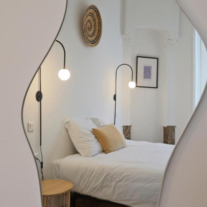 Photo of Bedroom in Poincare - Foch - Anatole France - Croix de Bourgogne