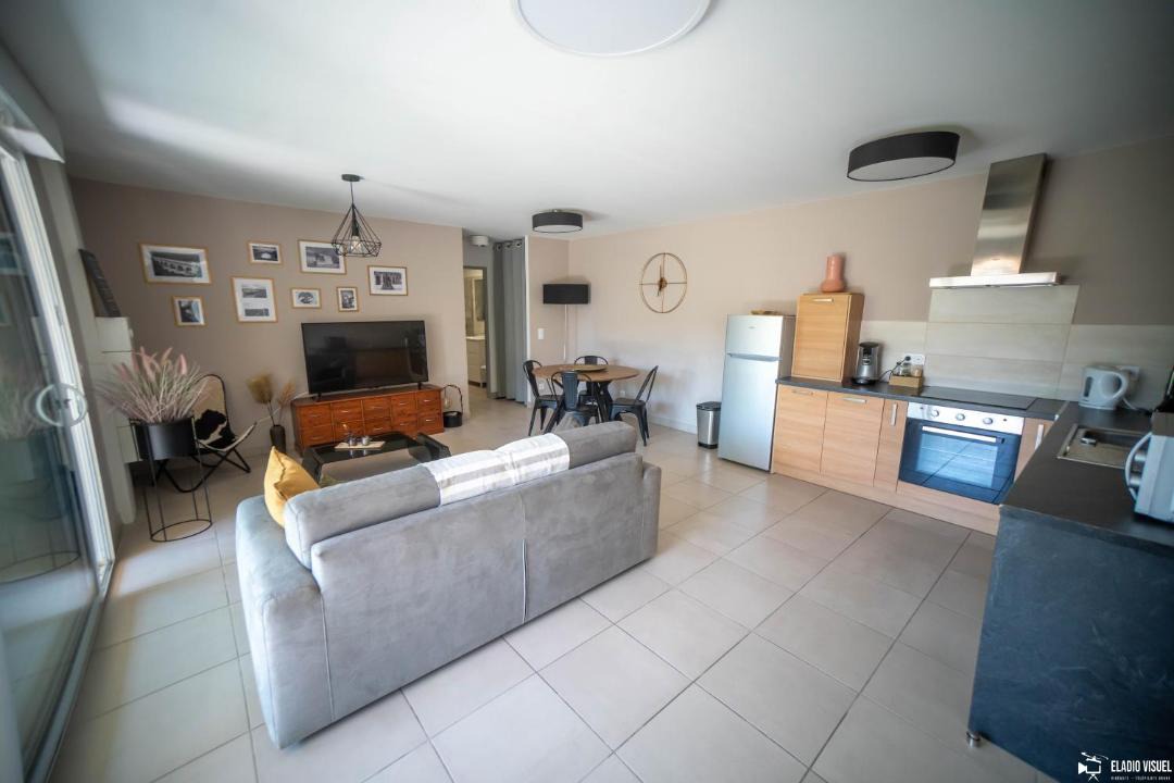 Photo of Others in Ledenon