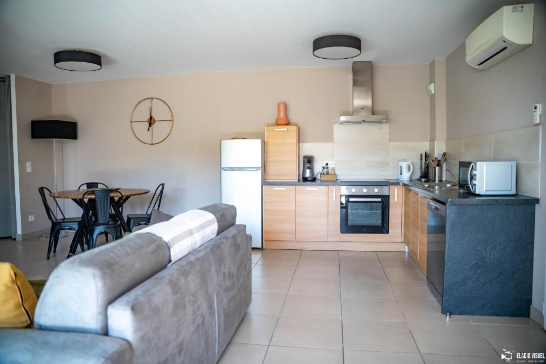 Photo of Others in Ledenon