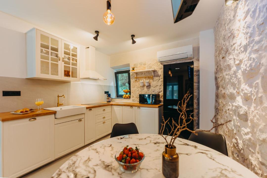 Photo of Kitchen in Veli Iz