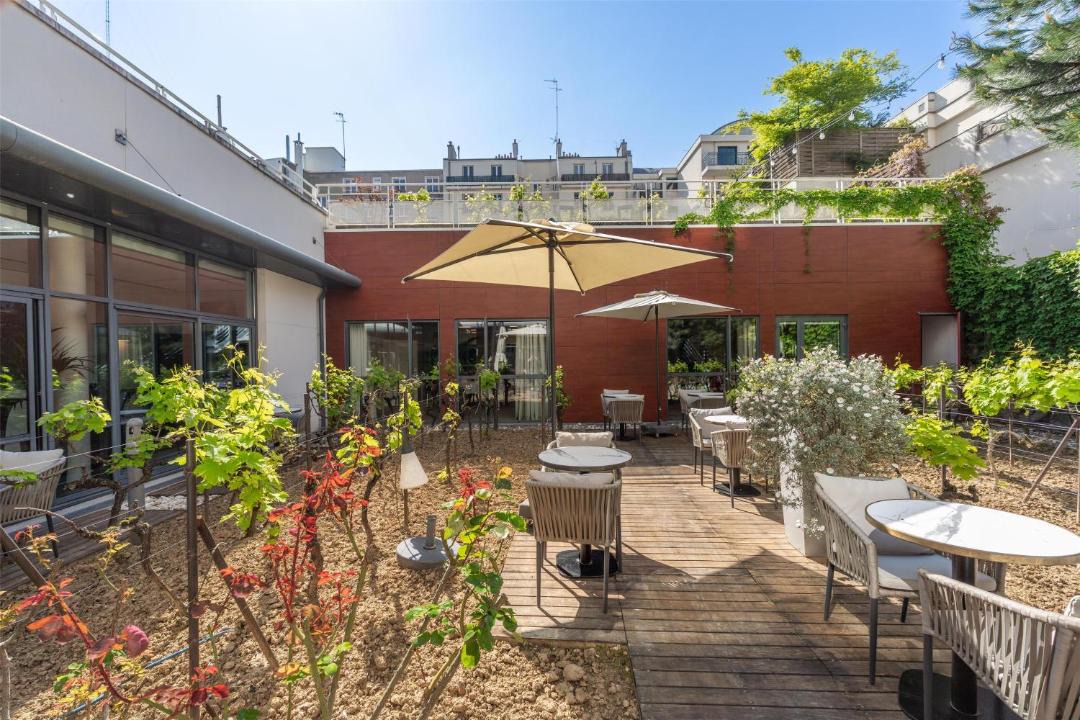 Photo of Patio Balcony in Republique–Point-du-Jour
