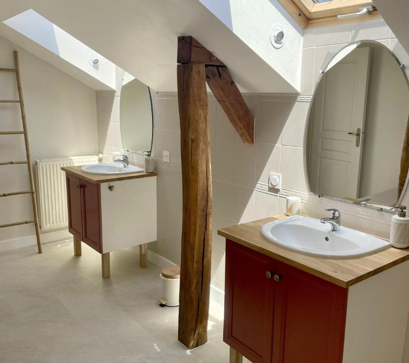Photo of Bathroom in Saint-Mathurin-sur-Loire