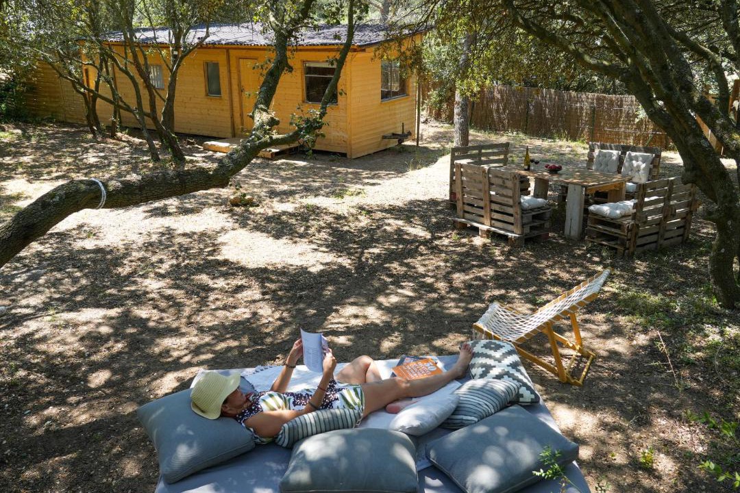 Photo of Others in Aurons