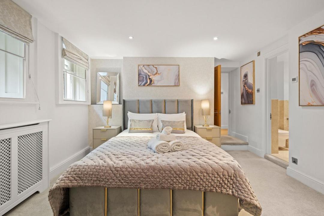 Photo of Bedroom in Brompton & Hans Town