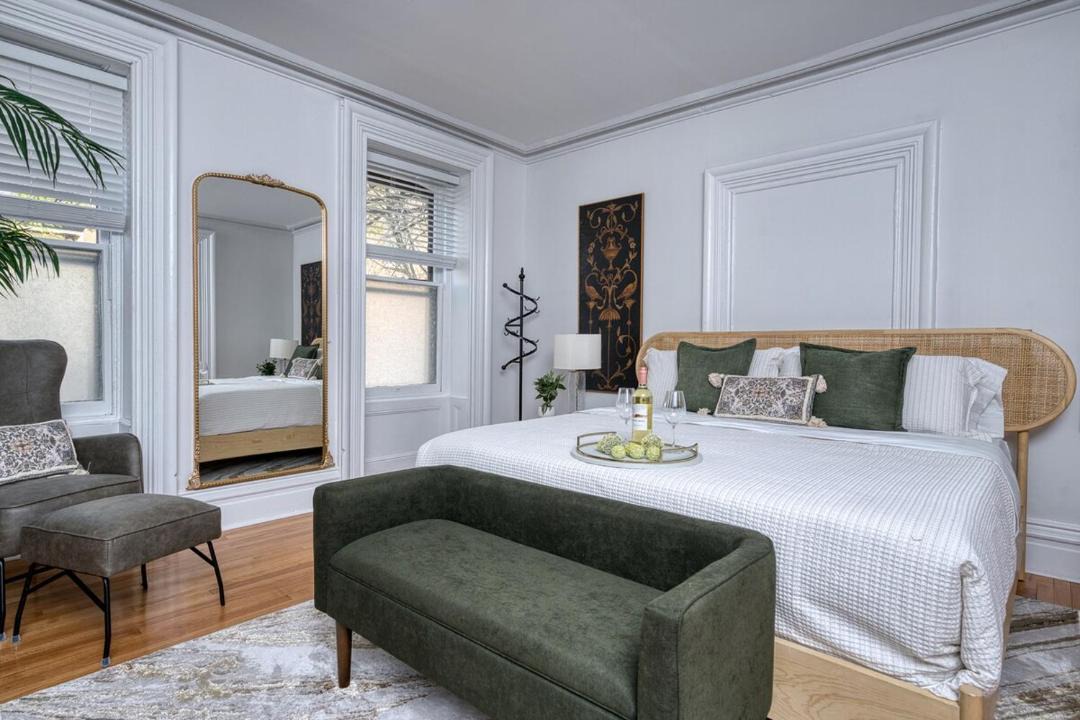 Photo of Bedroom in Troy