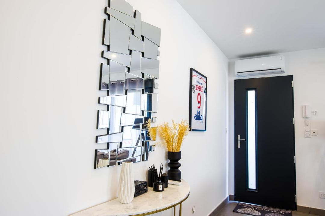 Photo of Others in Decines-Charpieu