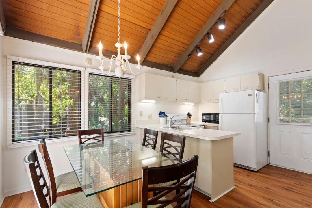 Photo of Kitchen in Night Heron