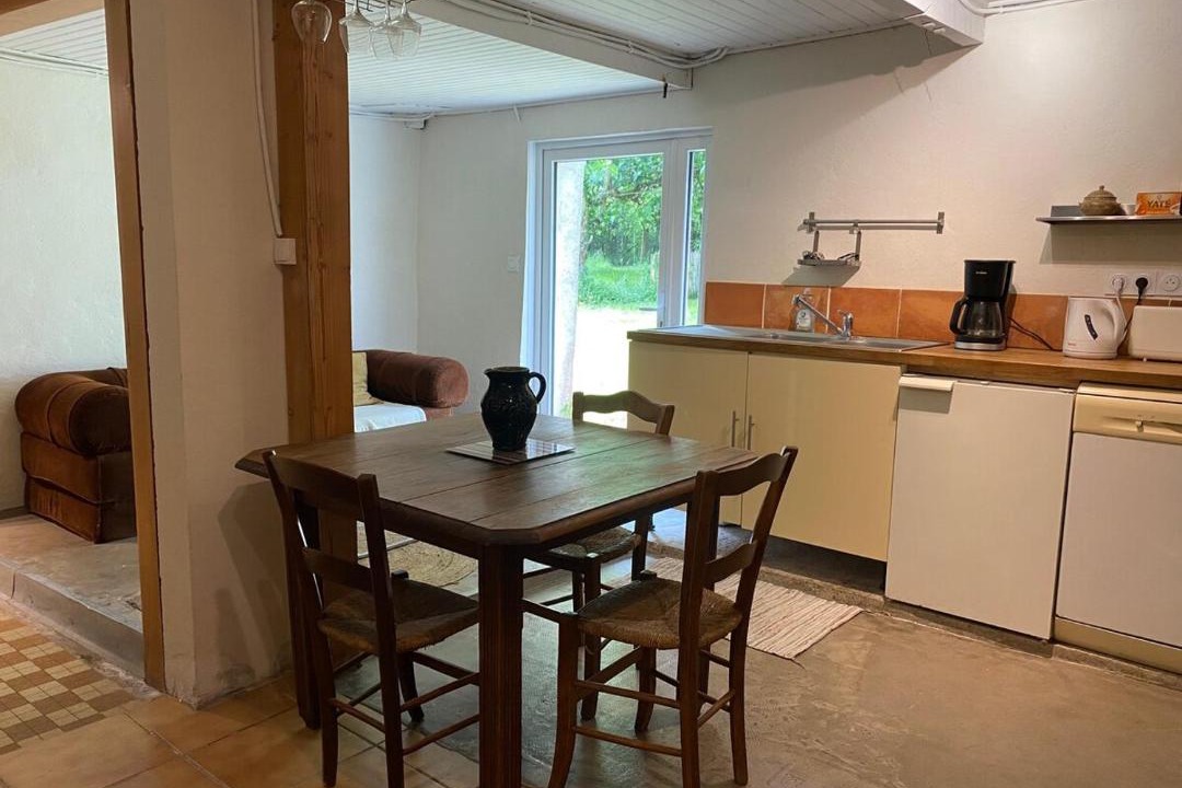 Photo of Kitchen in Port-Sainte-Foy-et-Ponchapt