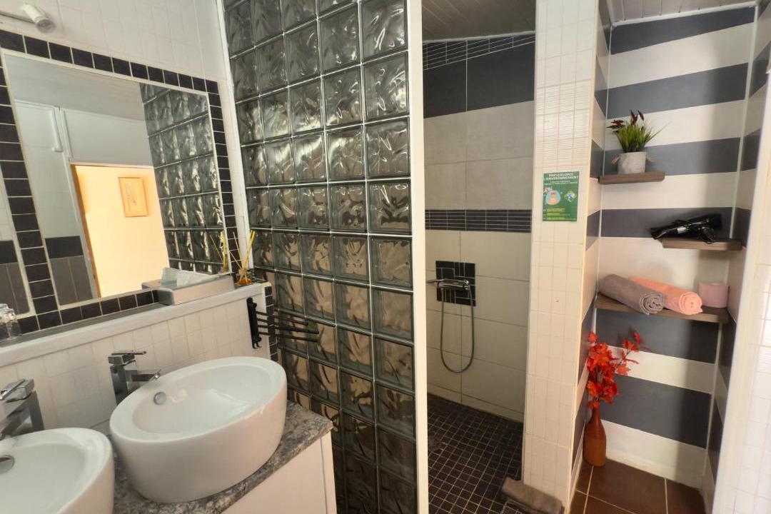 Photo of Bathroom in Fontjoncouse