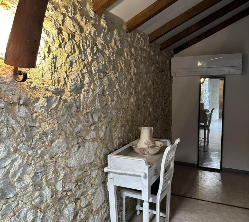 Photo of Others in Larbey