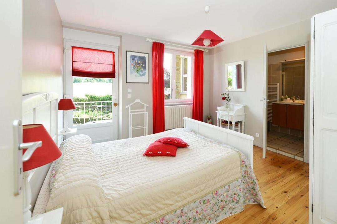 Photo of Bedroom in Montbazens