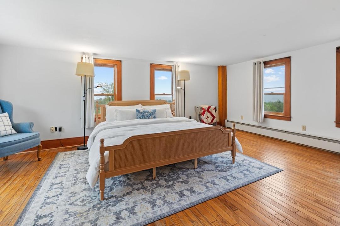 Photo of Bedroom in Loudon