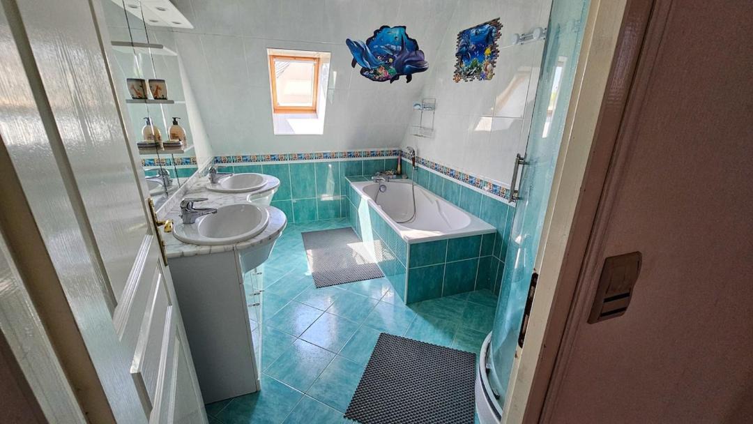 Photo of Bathroom in Montcresson