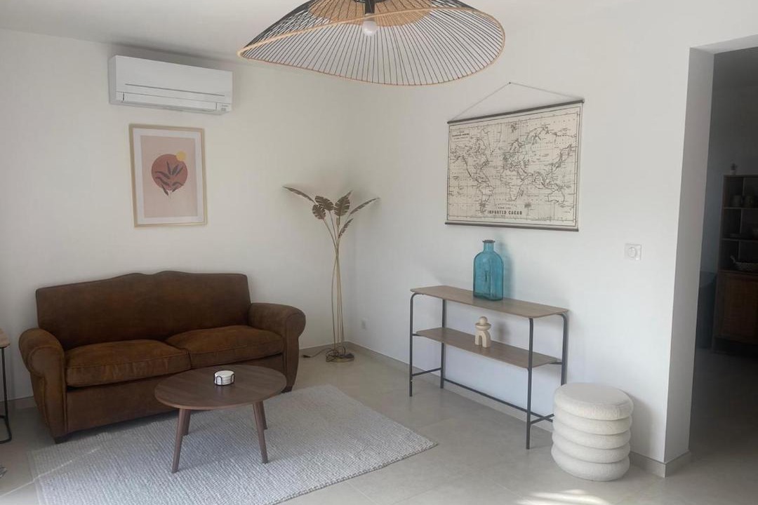 Photo of Livingroom in Ensues-la-Redonne