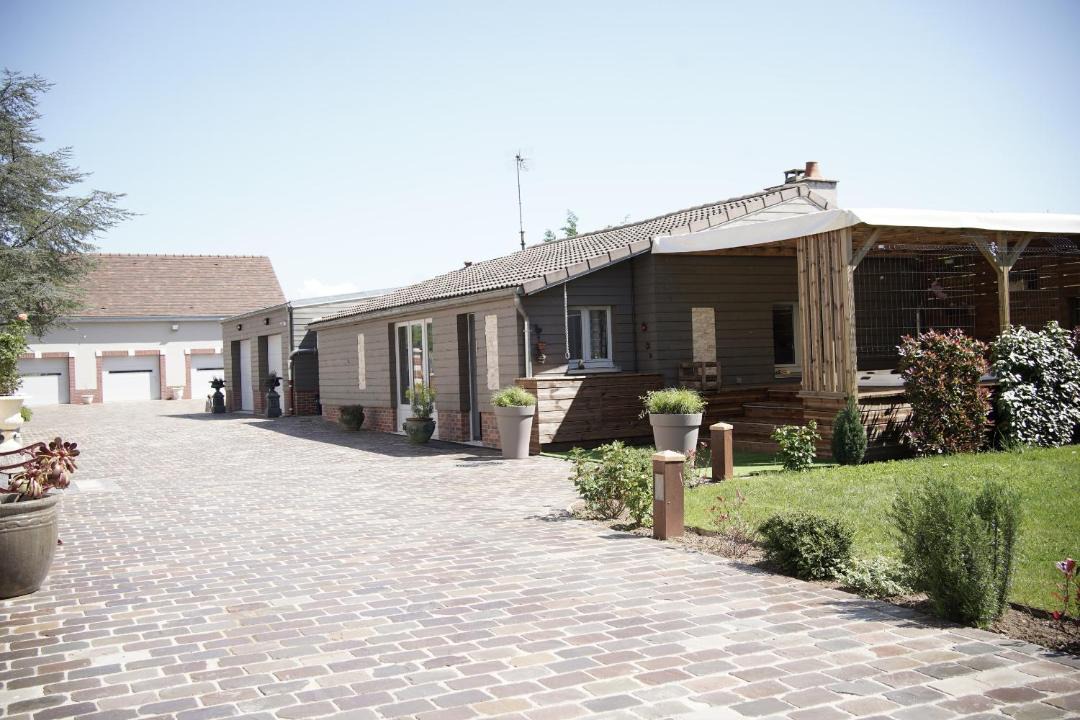 Photo of Others in Moneteau