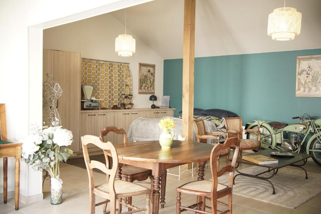 Photo of Others in Moneteau