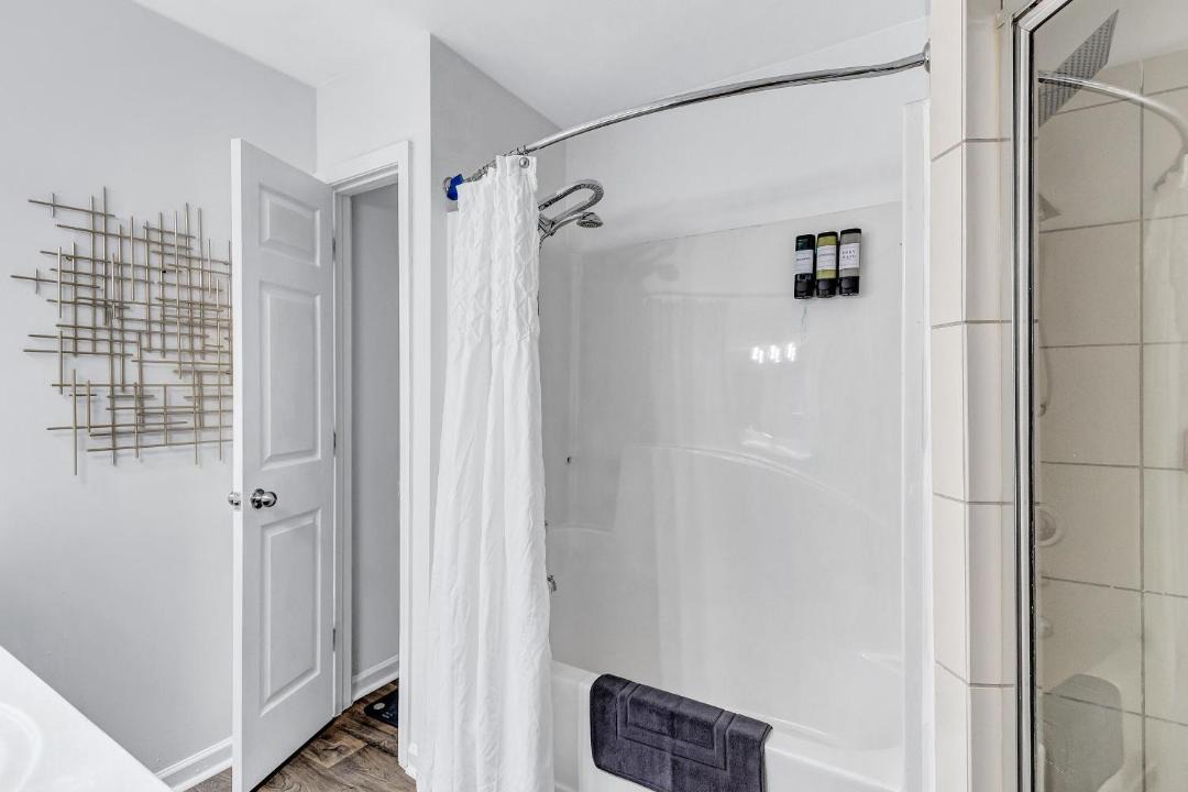 Photo of Bathroom in Collier Heights