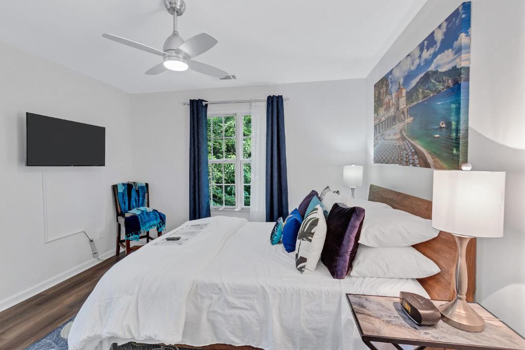 Photo of Bedroom in Collier Heights