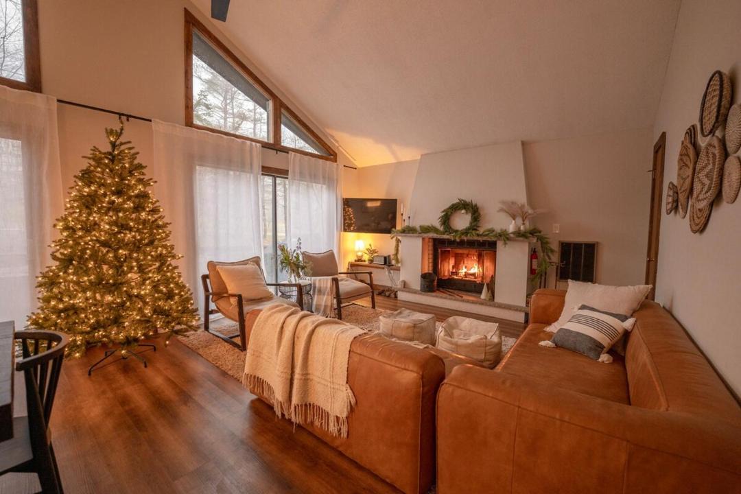 Photo of Others in Lake Ariel