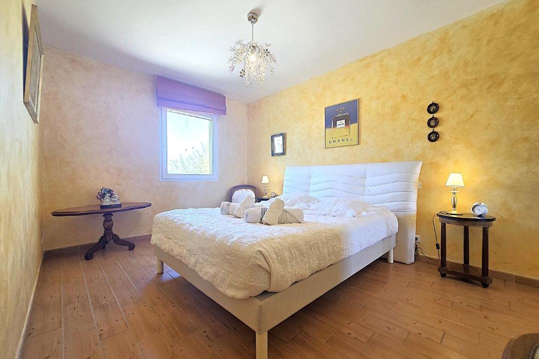 Photo of Bedroom in Realville