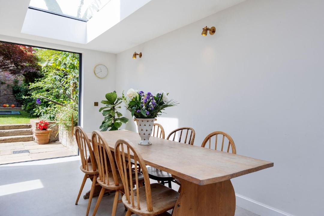 Photo of Others in Oval