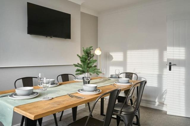 Photo of Others in Cribbs Causeway