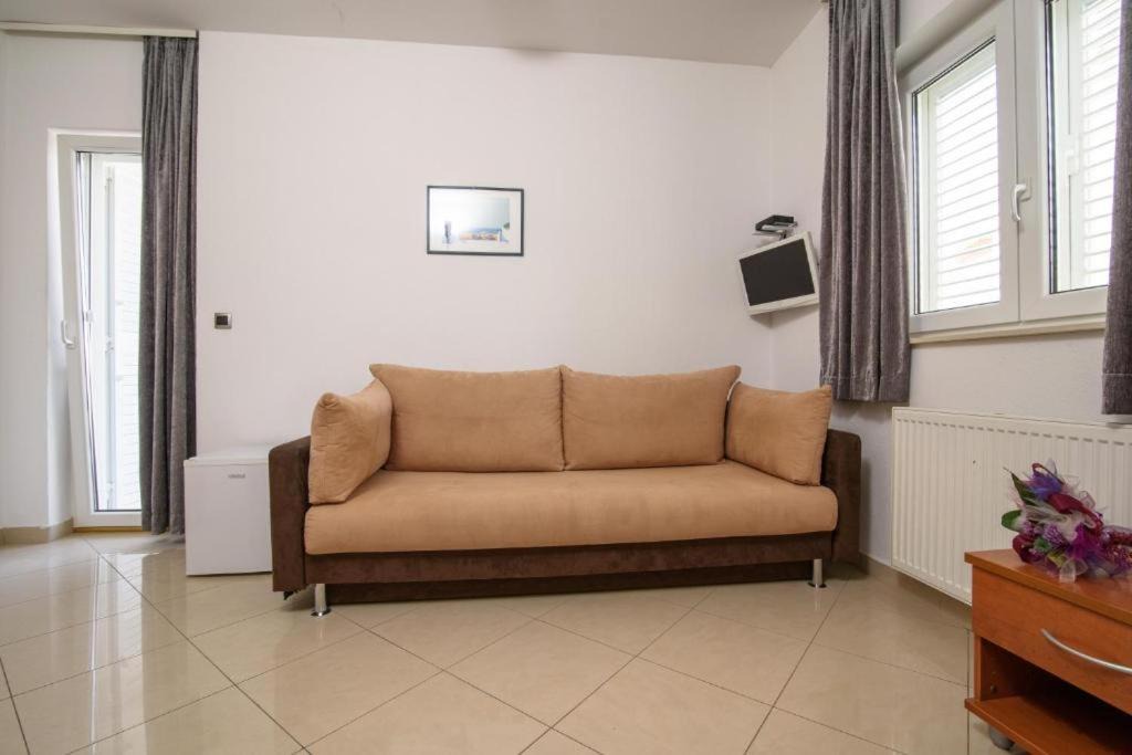 Photo of Others in Okrug Gornji