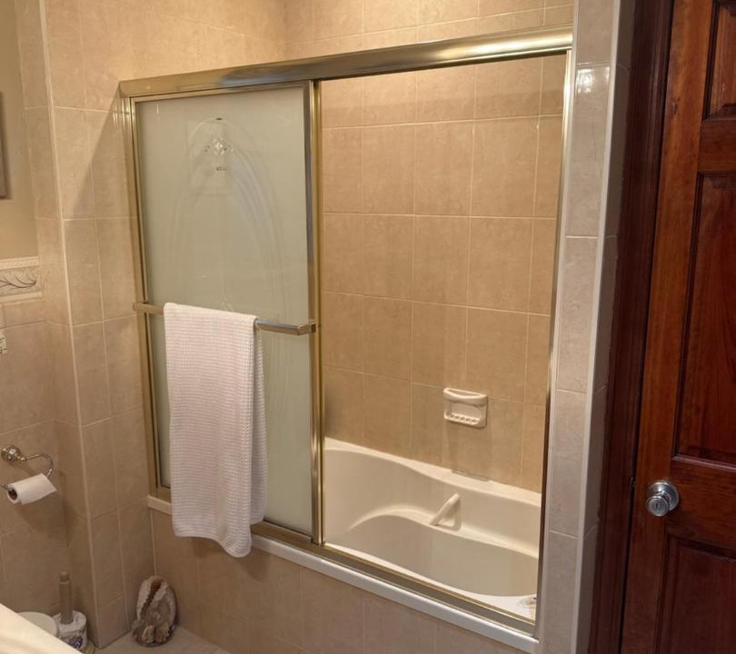 Photo of Bathroom in Guttenberg