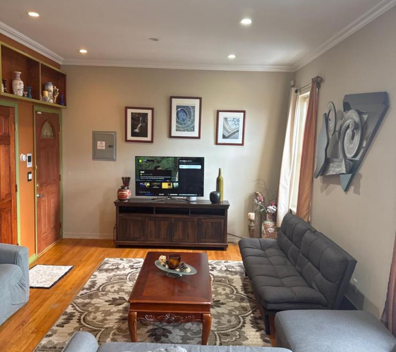 Photo of Livingroom in Guttenberg