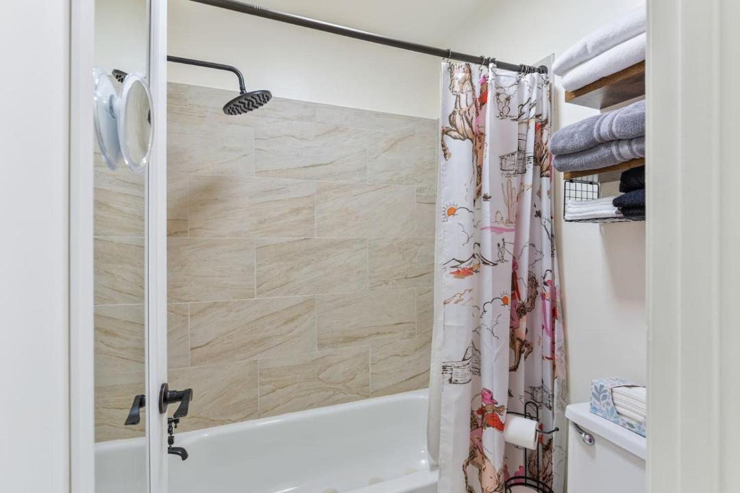 Photo of Bathroom in Music Row