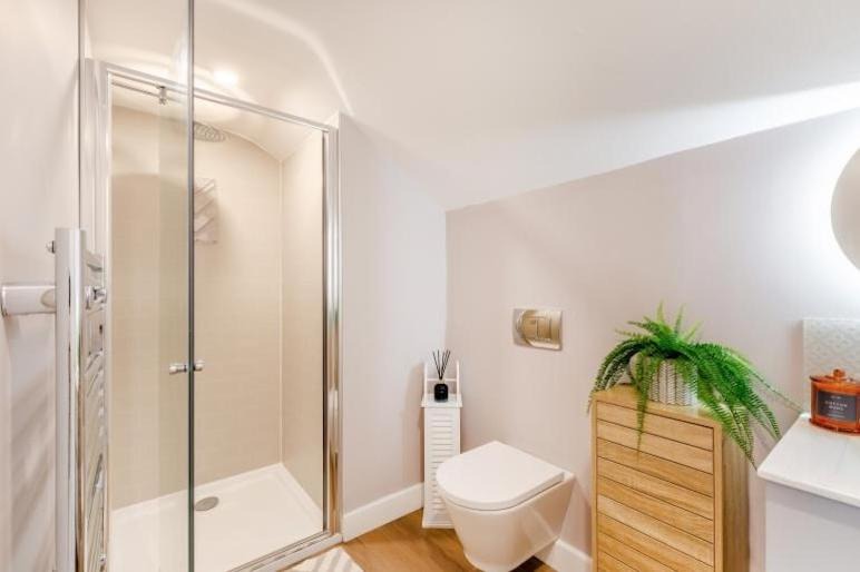 Photo of Others in Cowan Bridge